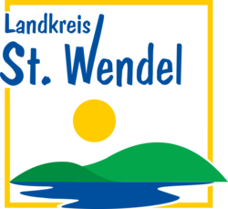 Das alte Logo des Landkreises Sankt Wendel mit Sonne, Hügel und See, darüber der Schriftzug Landkreis St. Wendel.